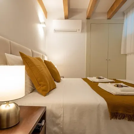 Cc Downtown Palace - B