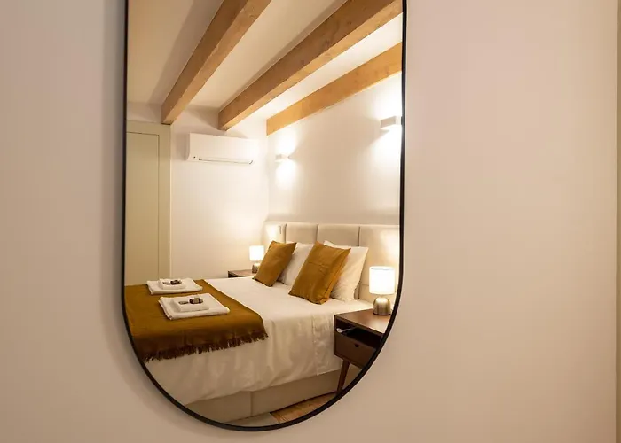 Cc Downtown Palace - B